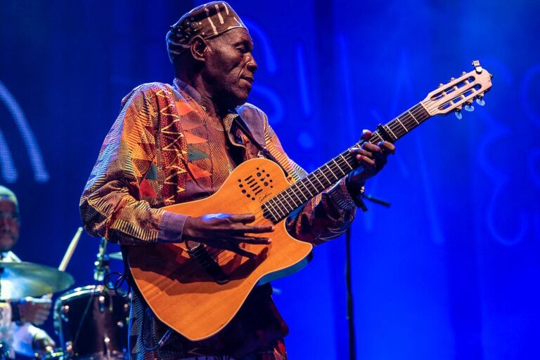 Oliver Mtukudzi